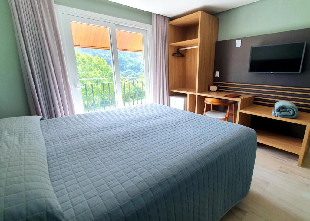Sky Palace 3*